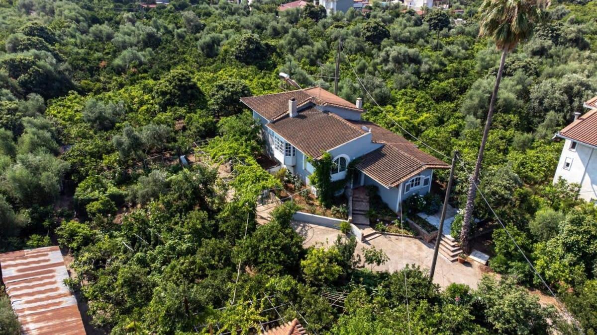 Serene Seaside Bliss - Lush & Secluded Garden Oasis Kalamáta Kültér fotó